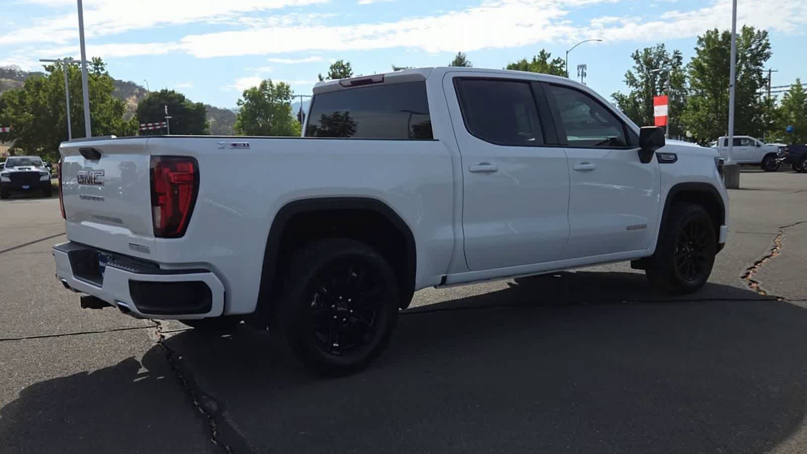 Used 2026 GMC Sierra 1500 Elevation w/ X31 Off-Road Package AWD/4WD image 8