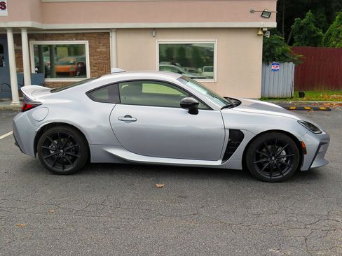 Used 2024 Toyota GR86 Premium image 6