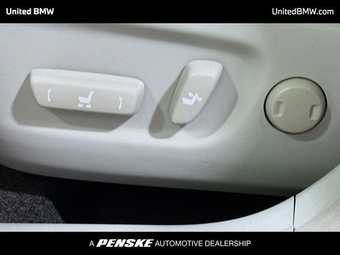 Used 2013 Toyota Prius Four image 4