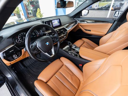 Used 2019 BMW 530i xDrive w/ Convenience Package AWD/4WD image 9