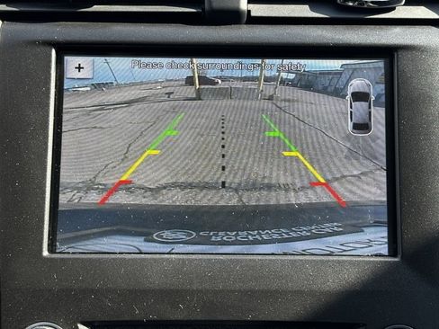 Used 2017 Ford Fusion SE w/ Fusion SE Technology Package image 4