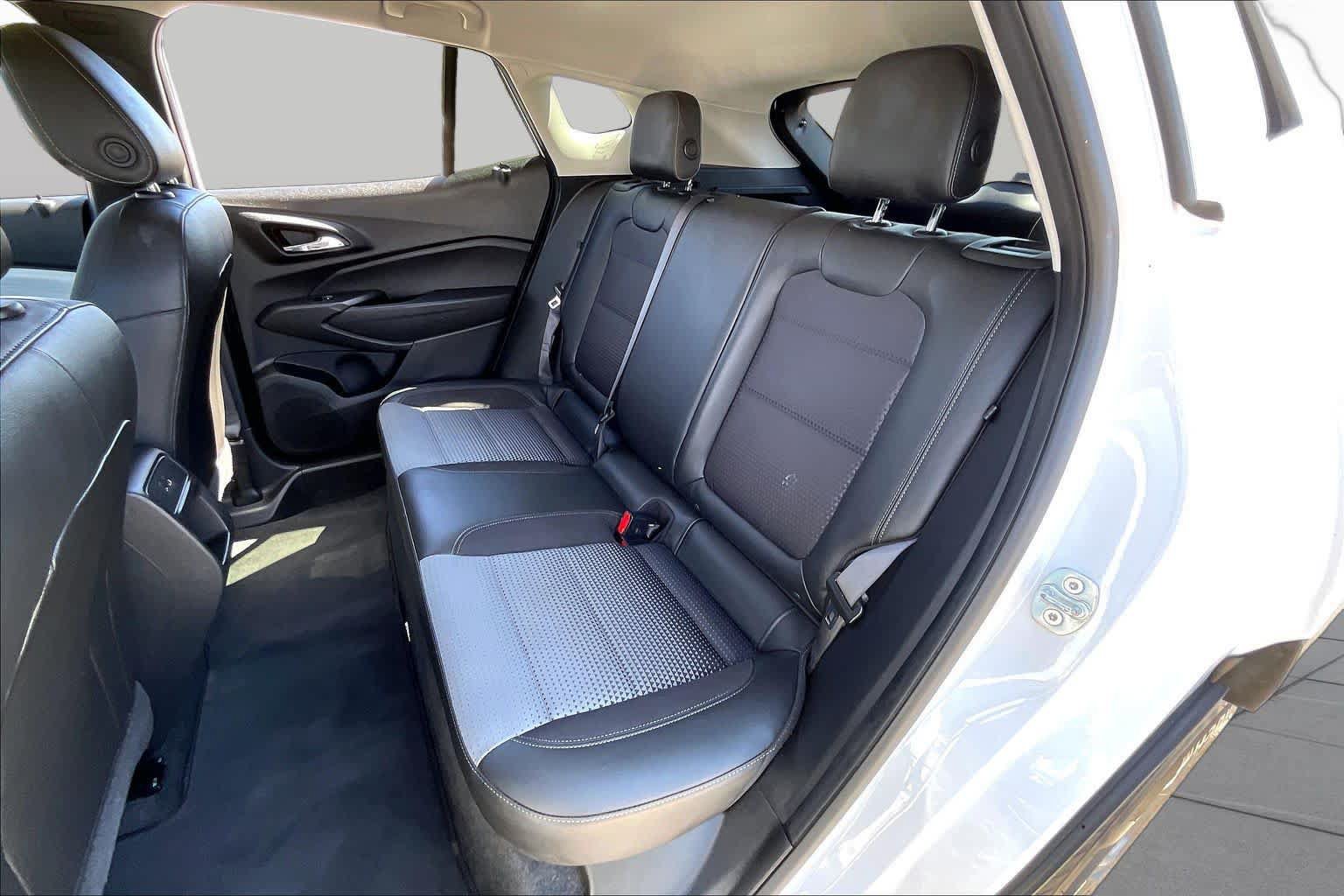 Used 2024 Chevrolet Trax LT w/ Driver Confidence Package FWD image 20