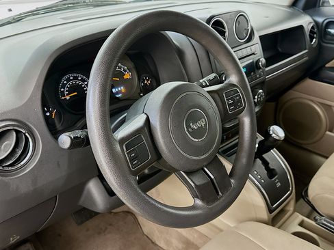 Used 2014 Jeep Patriot Sport w/ Power Value Group AWD/4WD image 17