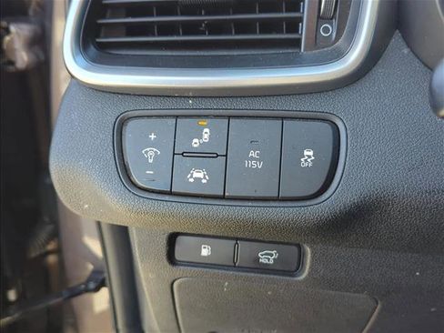 Used 2019 Kia Sorento SX image 12