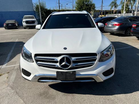 Used 2019 Mercedes-Benz GLC 300 w/ Premium Package image 2