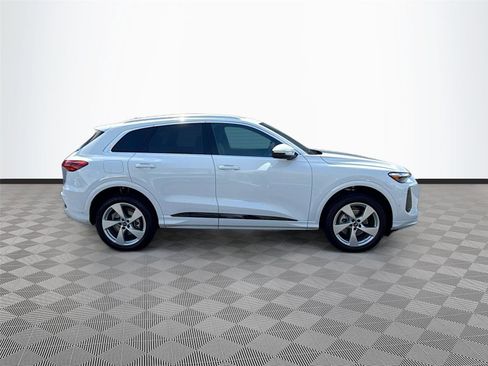 New 2025 Audi Q5 Premium Plus AWD/4WD image 8