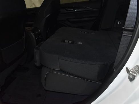 Certified 2023 Jeep Grand Cherokee Laredo image 32