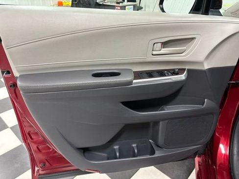 Used 2023 Toyota Sienna LE FWD image 10