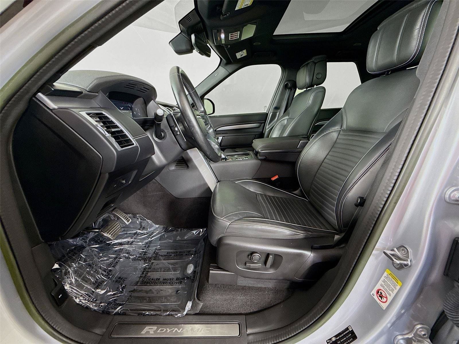 Used 2023 Land Rover Discovery Metropolitan Edition AWD/4WD image 2
