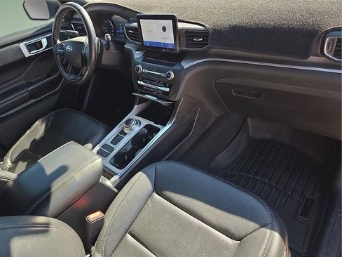 Used 2020 Ford Explorer XLT w/ Equipment Group 202A image 11