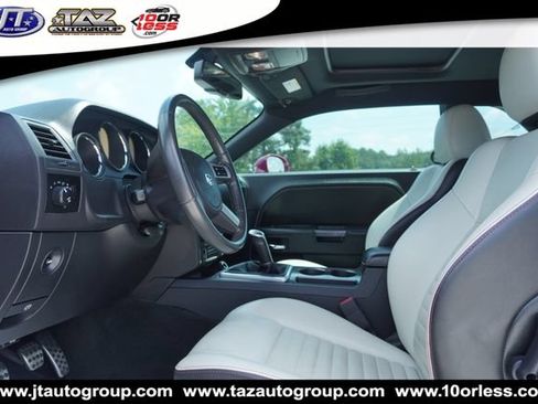 Used 2010 Dodge Challenger R/T RWD image 21