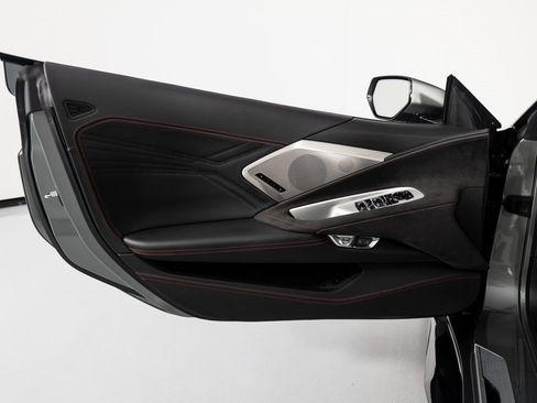 Used 2023 Chevrolet Corvette Z06 image 11