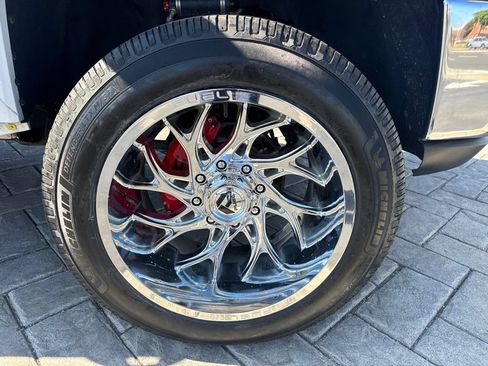 Used 2020 GMC Sierra 2500 SLT w/ Technology Package RWD image 5