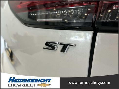 Used 2023 Buick Envision Preferred w/ Sport Touring Package AWD/4WD image 38