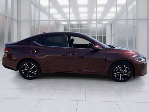 Certified 2024 Nissan Sentra SV FWD image 7