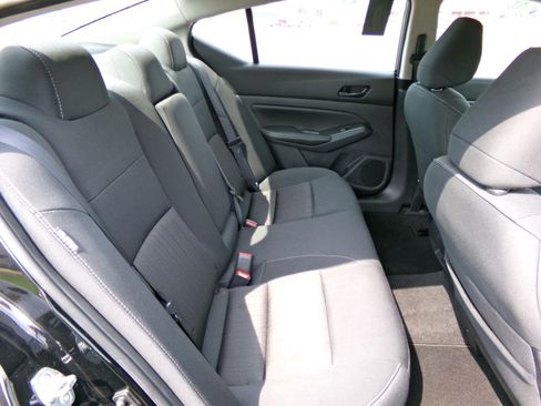 Used 2025 Nissan Altima 2.5 SV FWD image 13
