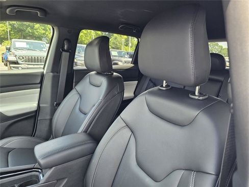 New 2026 Jeep Compass Limited AWD/4WD image 18