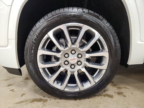 Certified 2023 GMC Acadia Denali w/ Denali Ultimate Package image 9