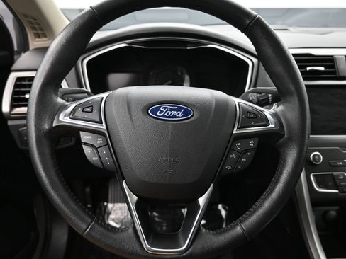 Used 2020 Ford Fusion SEL image 13