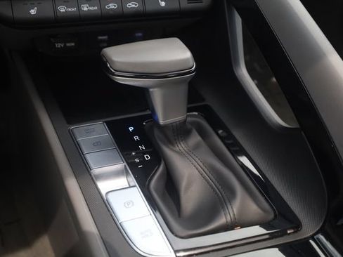 Certified 2025 Hyundai Elantra SEL FWD image 20