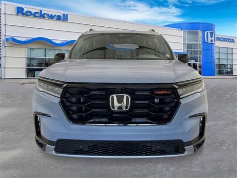 New 2025 Honda Pilot TrailSport image 11