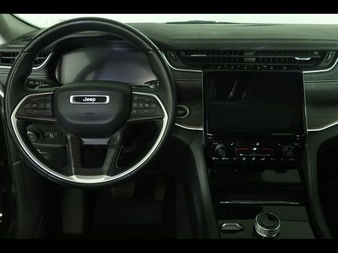 Used 2022 Jeep Grand Cherokee L Limited image 17