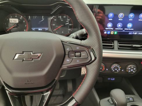 New 2026 Chevrolet Trax RS w/ Sunroof Package FWD image 4