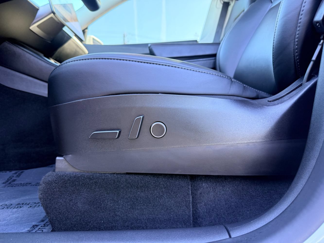 Used 2022 Tesla Model Y Performance AWD/4WD image 18
