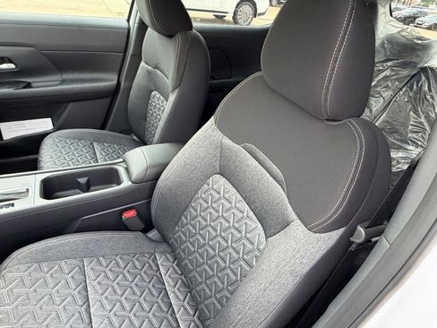 New 2026 Nissan Kicks SV w/ Interior Electronics Package FWD image 21