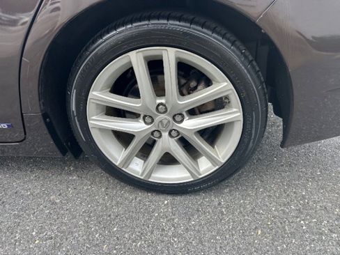 Used 2015 Lexus CT 200h w/ Seat Comfort Package image 12