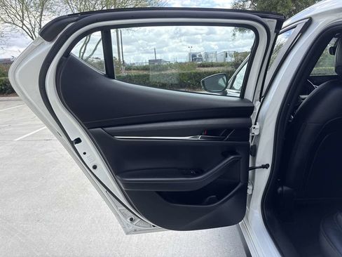 Used 2019 MAZDA MAZDA3 Hatchback FWD image 10