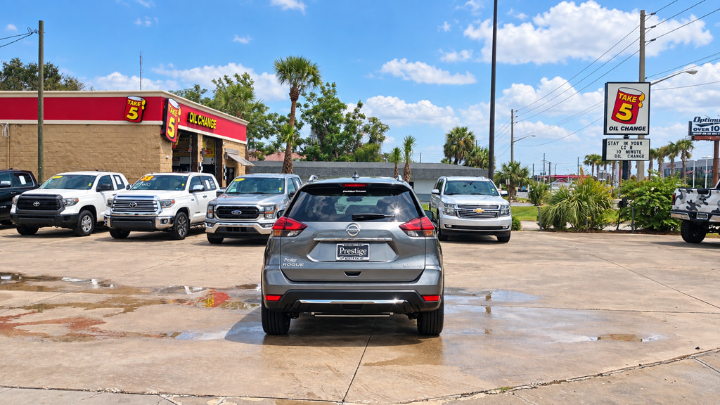 Used 2017 Nissan Rogue SL w/ SL Premium Package AWD/4WD image 36