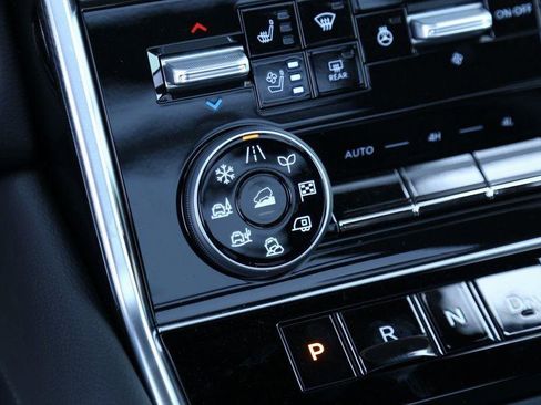 New 2025 Nissan Armada Platinum Reserve image 43