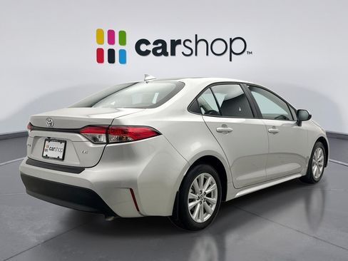 Used 2026 Toyota Corolla LE w/ LE Premium Package FWD image 5