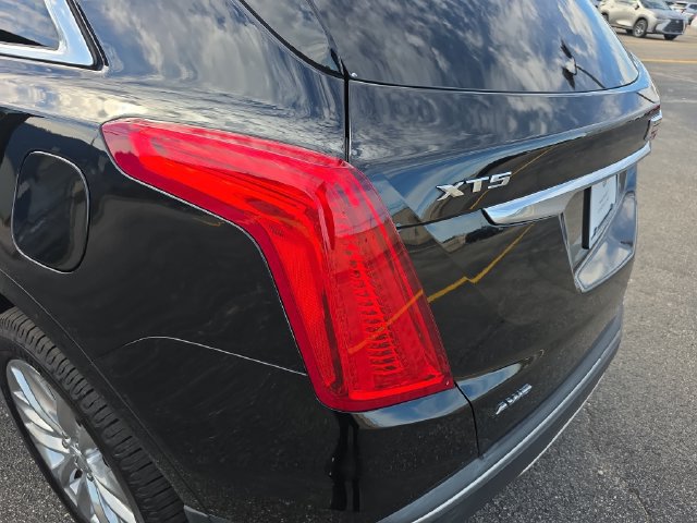 Used 2017 Cadillac XT5 Platinum AWD/4WD image 33