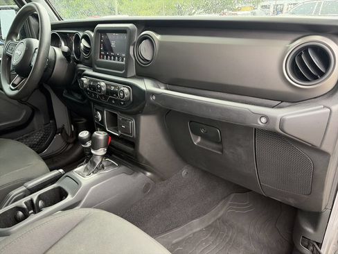 Used 2022 Jeep Gladiator Sport AWD/4WD image 32