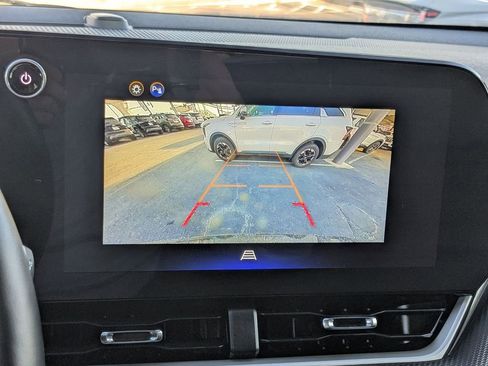 Used 2025 Chevrolet Equinox LT image 21