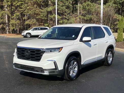 Certified 2025 Honda Pilot EX-L image 6