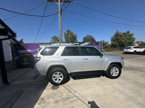Used 2021 Toyota 4Runner SR5 Premium AWD/4WD image 6