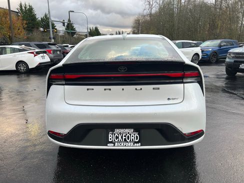 Used 2023 Toyota Prius LE image 5