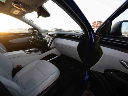 Used 2022 Hyundai Tucson Limited w/ Cargo Package image 26