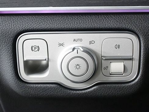 Certified 2025 Mercedes-Benz GLE 450e 4MATIC image 10