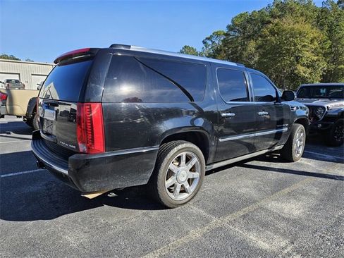 Used 2011 Cadillac Escalade ESV Premium image 5