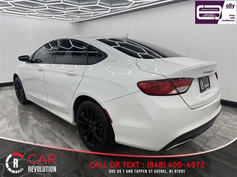 Used 2015 Chrysler 200 S w/ Navigation & Sound Group I FWD image 4
