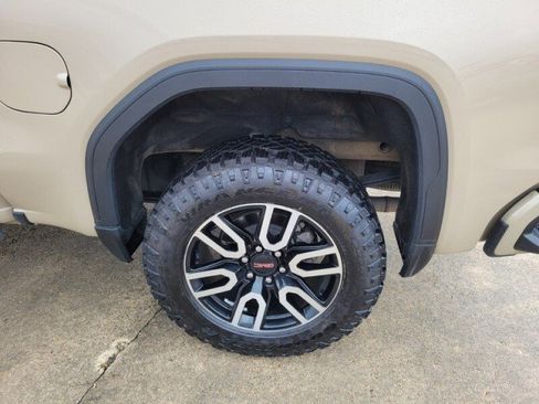 Used 2023 GMC Sierra 1500 AT4 w/ AT4 Premium Package image 8