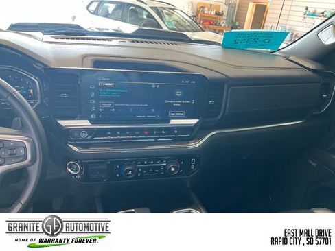 Used 2024 Chevrolet Silverado 1500 LT Trail Boss w/ LT Trail Boss Premium Package AWD/4WD image 10