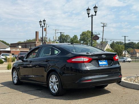 Used 2014 Ford Fusion SE w/ Equipment Group 202A FWD image 3