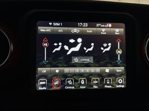 Used 2023 Jeep Gladiator Rubicon w/ LED Lighting Group image 17