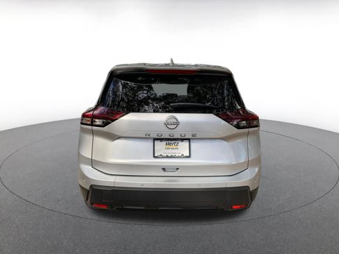 Used 2025 Nissan Rogue SV image 15