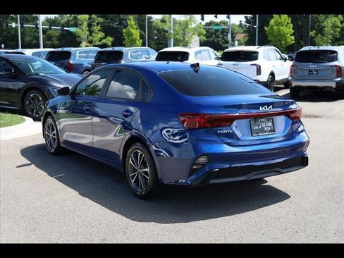 Used 2024 Kia Forte LXS w/ LXS Technology Package image 4